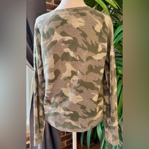 Aqua Cashmere Sweater-Size Small-preowned in excellent condition - Picture 5 of 7